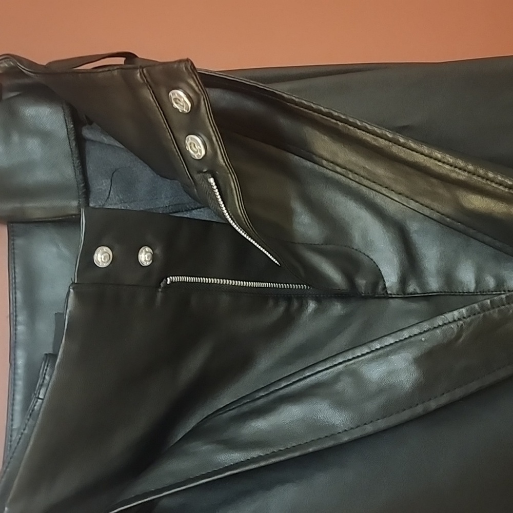 Skirt - Picture 2 of 4